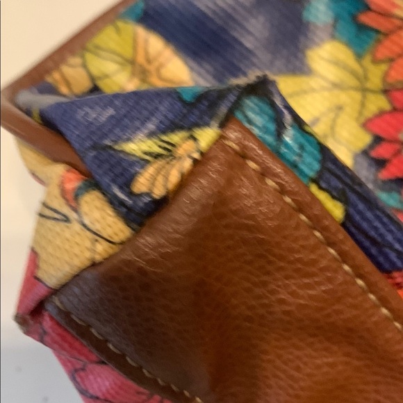 Sakroots Crossbody Bag - Picture 3 of 10